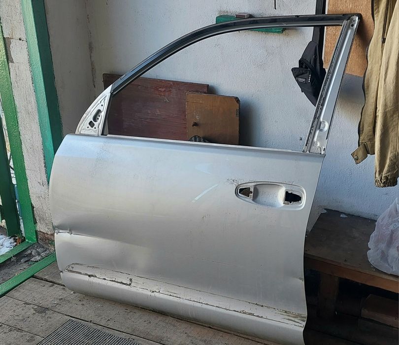 Продам двери левая сторона Прадо 150