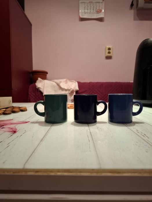 Продавам чаши с картинки и чаша сменяща цвета си