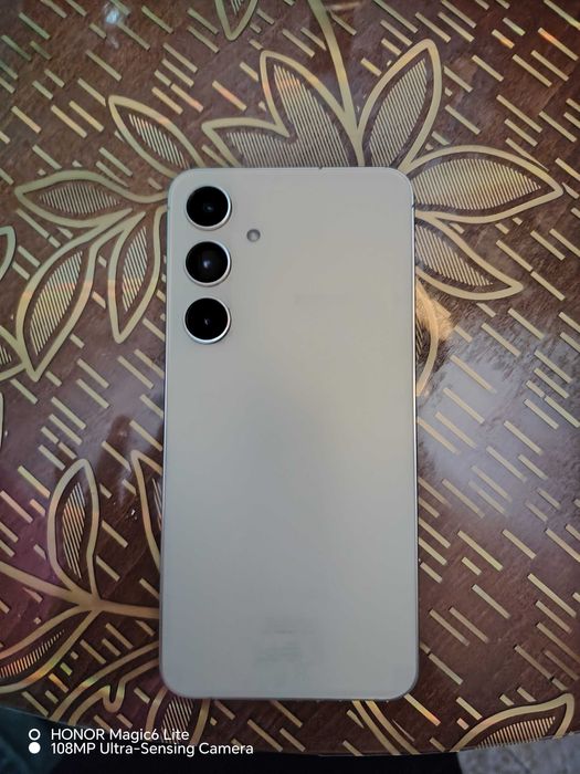 Samsung galaxy S24 plus