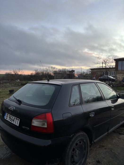 Продавам Audi A3 1.3