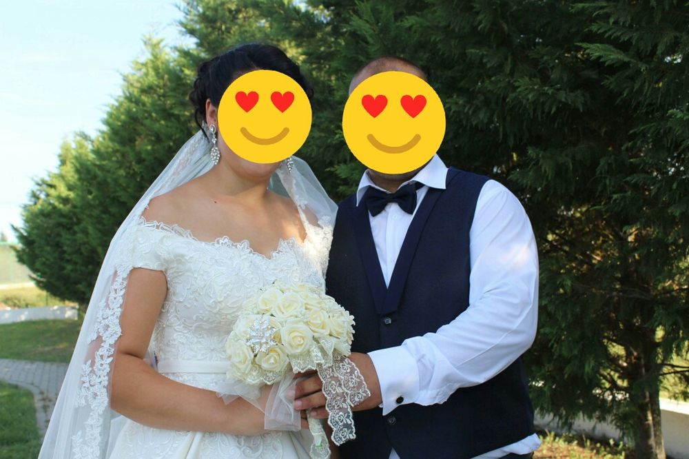 Vând rochie de mireasa , stil prințesa și voal.