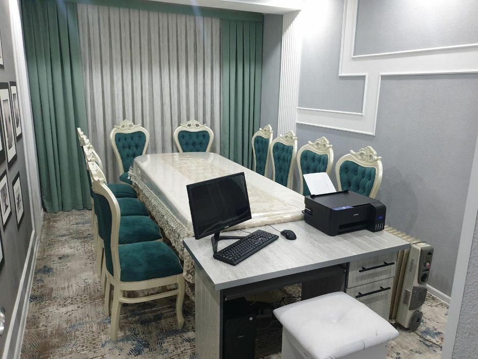 Срочно продаётся стол стулья в идеальном состоянии