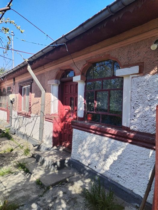 Teren cu casă de vânzare Titu(Salcuta 920 mp teren) - casă veche cu 3 camere