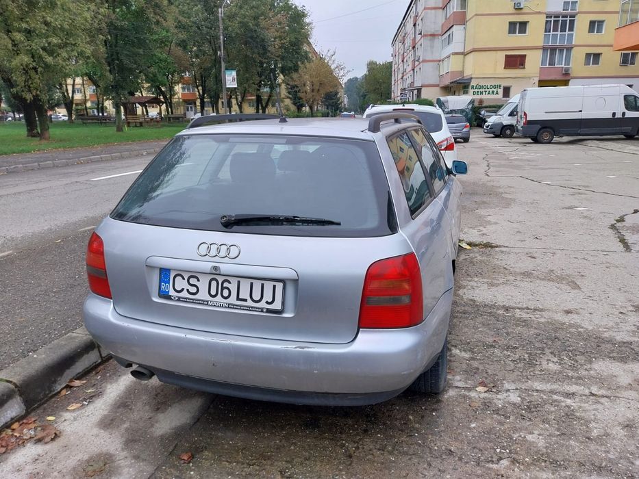 Vând Audi A4 1995
