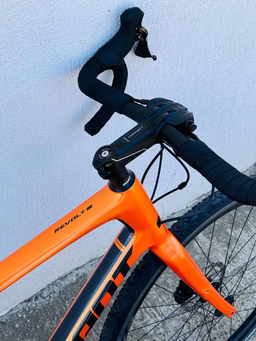 Vand cursiere GIANT și B-Twin Triban500
