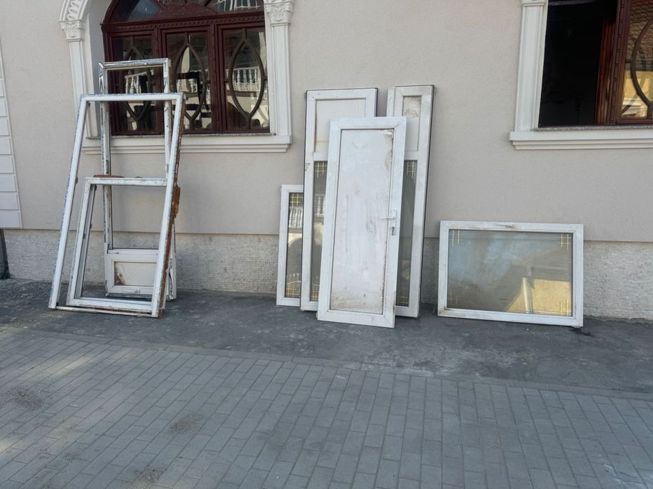 Uși și geamuri de termopan