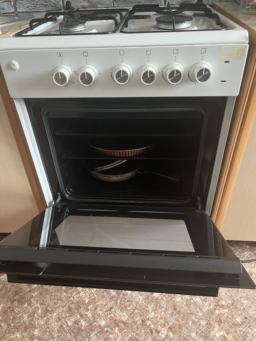 Продам газовую плиту