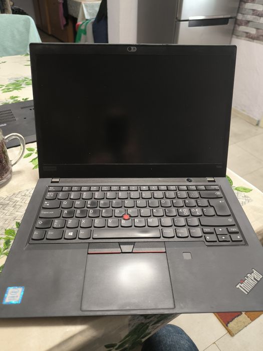 Laptop Lenovo T490 , i5 8265 ,12gb ram