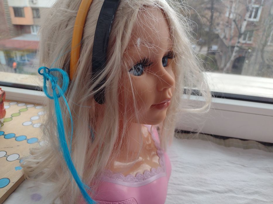 Глава на кукла за грим и прически и други