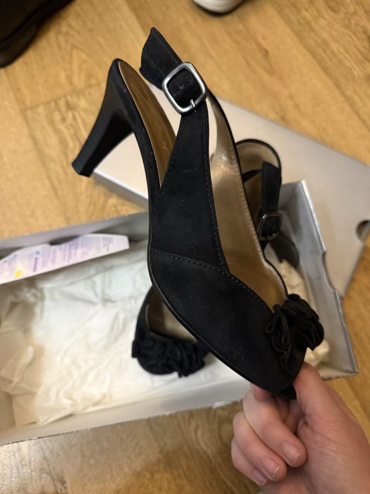 Замшевые босоножки Gabor