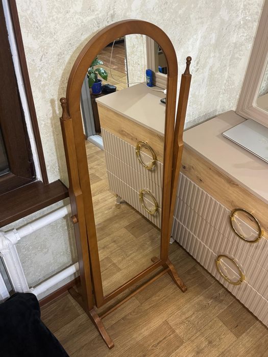 Напольное двухстороннее зеркало