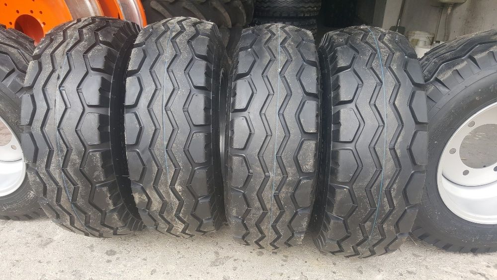 Cauciucuri noi 10.0/75-15.3 montate pe janta tubeless 10PR remorca