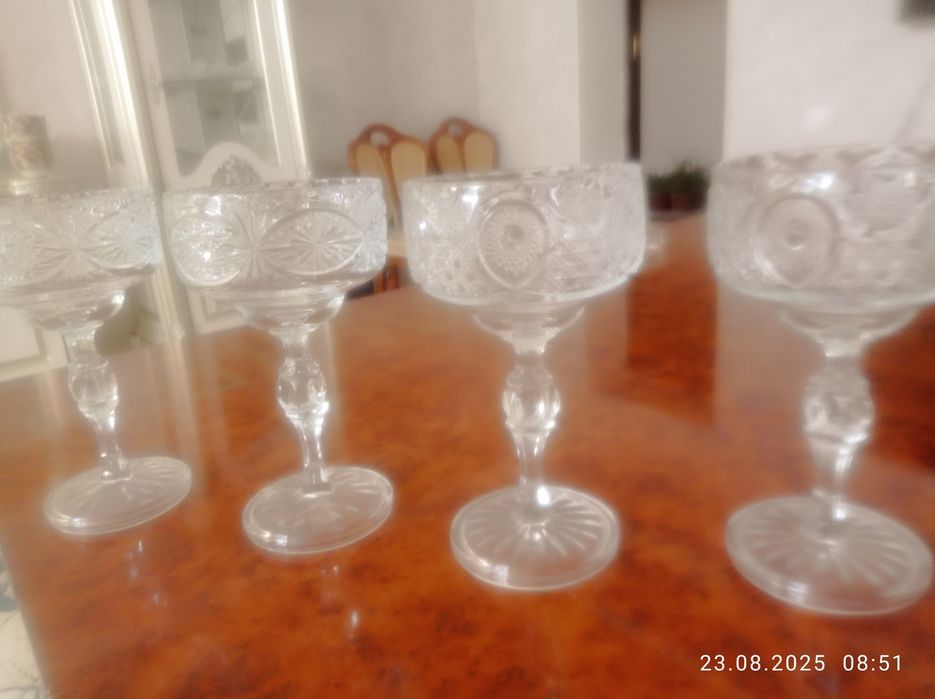 Хрустальная конфетница