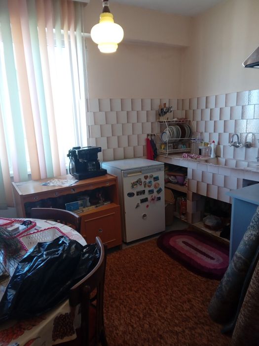 Продавам тристаен апартамент