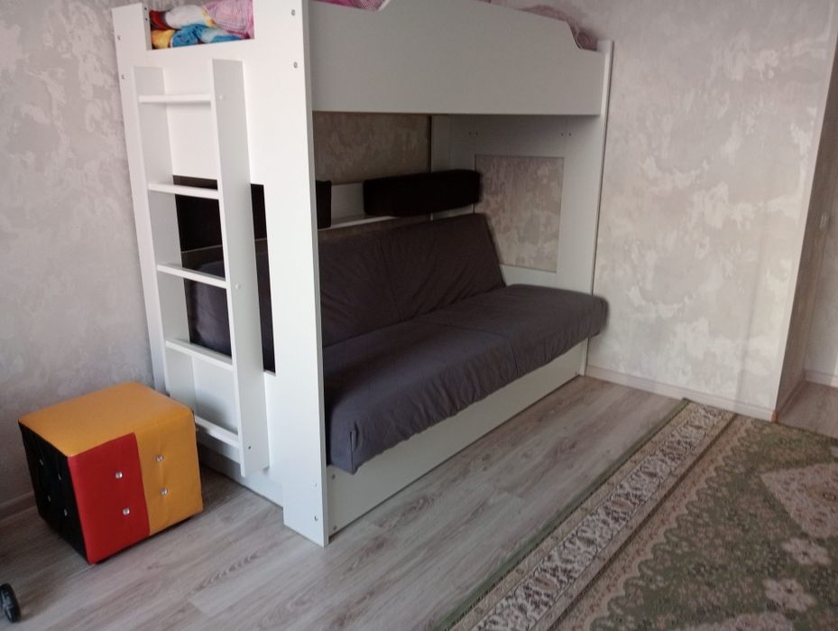 Кровать. Диван. 3 спальных мест