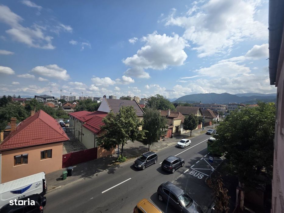 Inchiriez 2 camere str Lunga zona Complex Bartolomeu