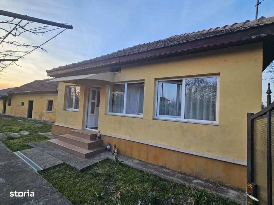 Casa parter, 100 mp utili, 1090 mp teren,  Pielesti