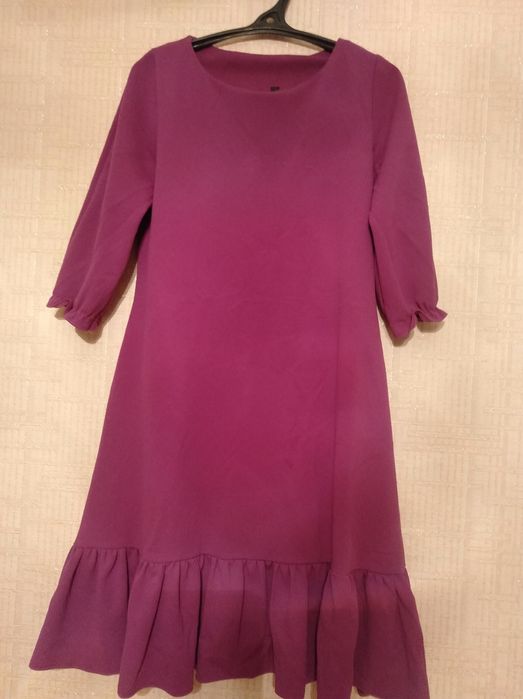 Продам женские платья