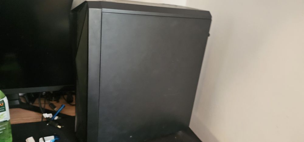 Vand carcasa pc 1stplayer f4 cu extra 3 ventilatoare