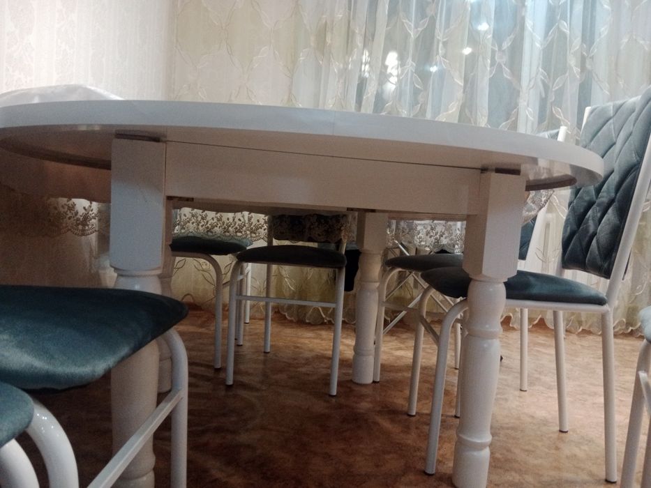 Продам стол новый