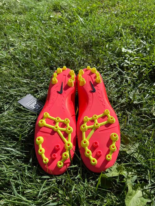*НОВИ!* Бутонки Nike Mercurial Victory V AG'Hyper Punch'