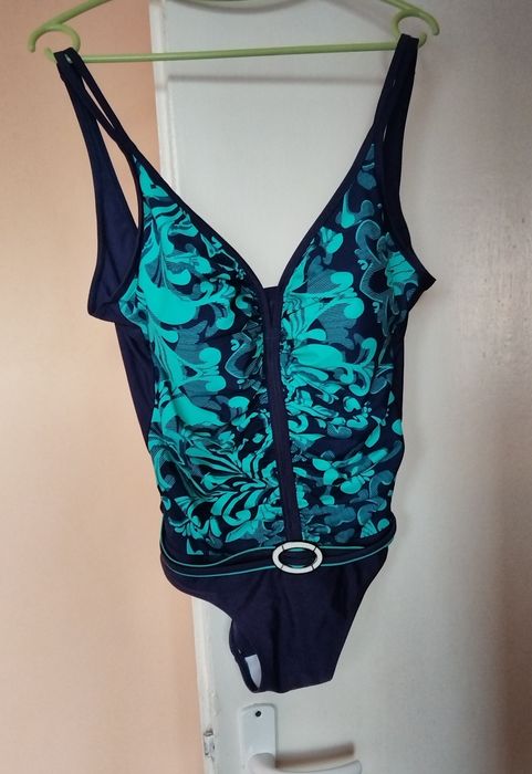 Бански дамски цял