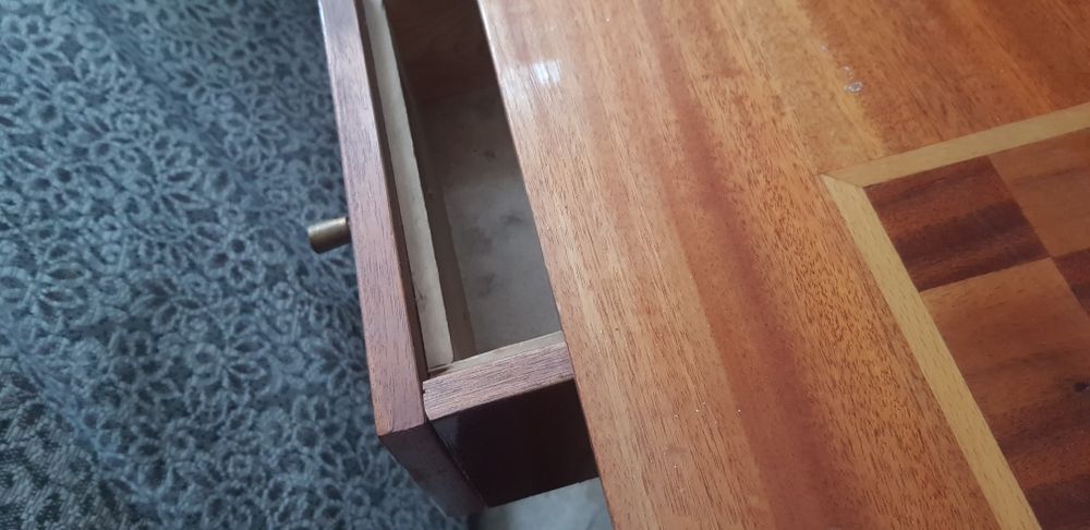 Продам стол - тумбочку