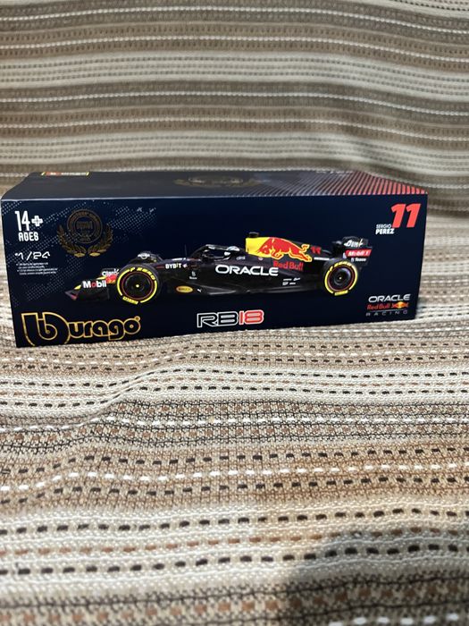 Macheta metalica burago f1 redbull