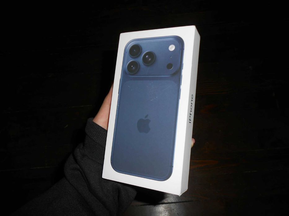 iPhone 17 Pro Deep Blue 256GB Чисто нов - неотварян