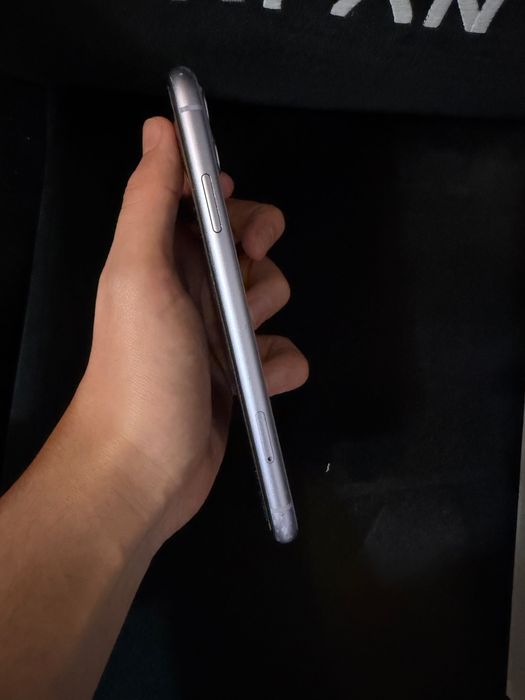 iPhone 11 64gb /Funcționează perfect. Cadou 5 huse