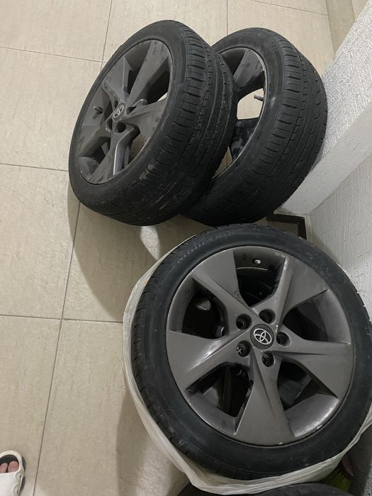 Срочно продам оригинальные диски с резиной