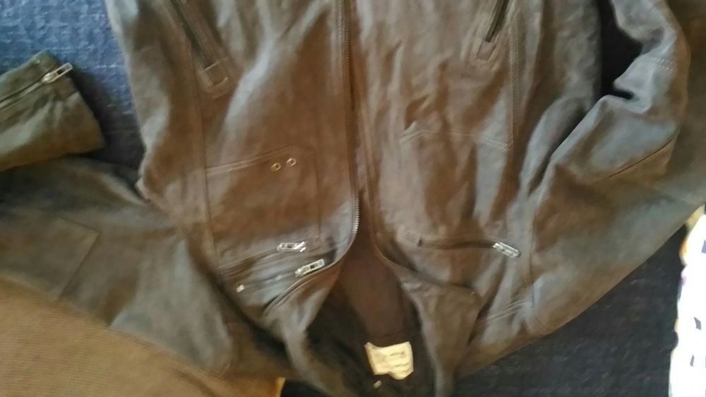 Geaca de piele intoarsa