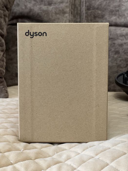 Продаю фен Dyson