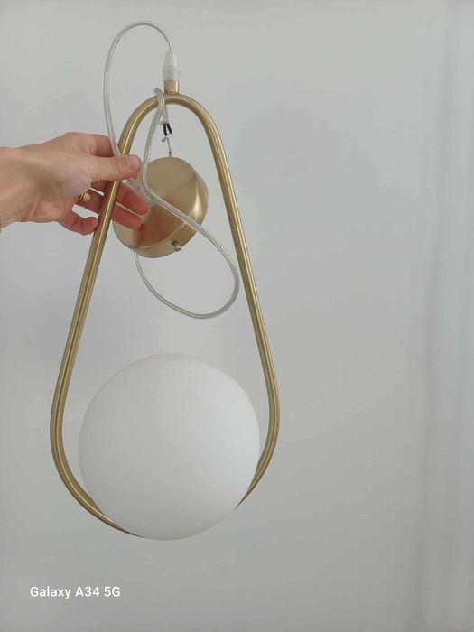 1 lustra, 2 aplice pentru perete