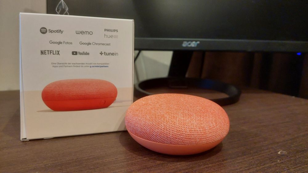 Продавам Google Home Mini! Приемам бартери.
