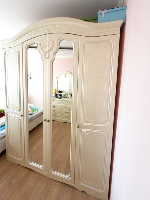 Спальный гарнитур в отличном состоянии, срочно