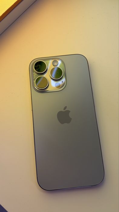 Продам iphone 16 pro 256 g