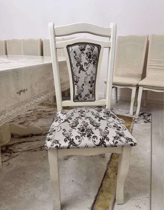 Продам стол и стулья