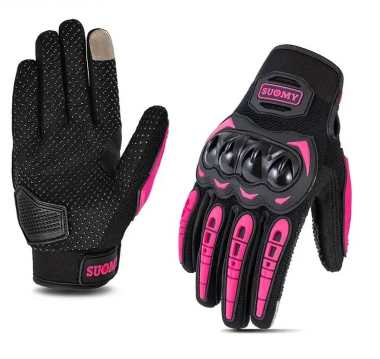 Атрактивни каска и ръкавици за мотокрос, крос