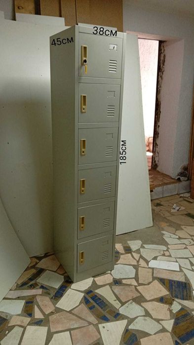 витрины, полки, шкаф