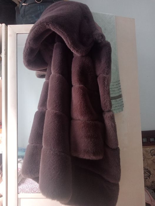 Продам женскую  шубу