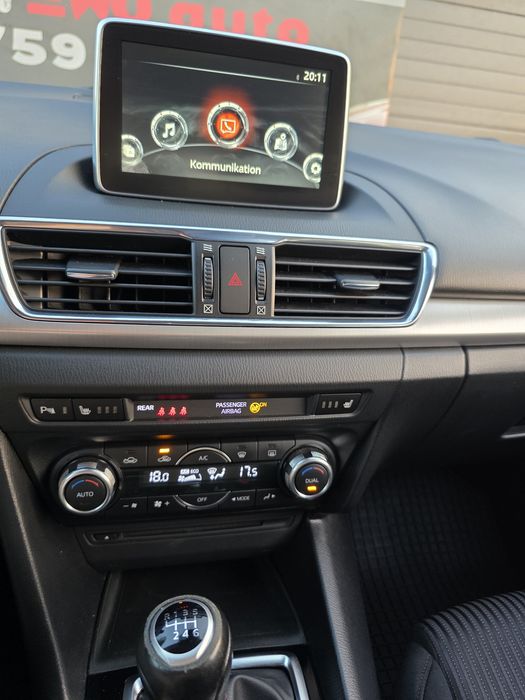 Mazda 3 an 2016 motor 2.0 benzina posibilitatea rate fără avans