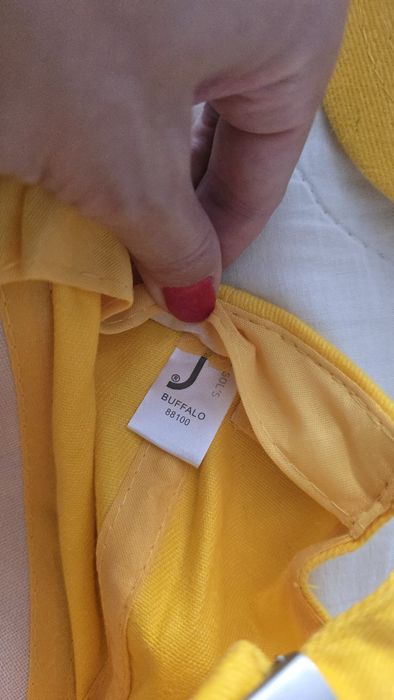 Продам 2 одинаковые кепки