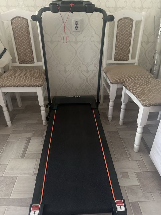 Продаеться беговая дорожка