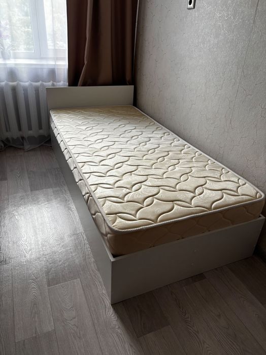 Продам односпальную кровать б/у