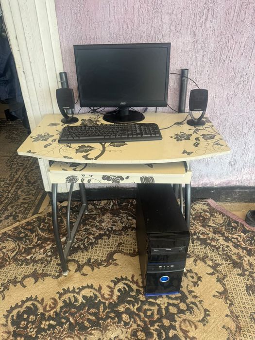 Компьютер И Дверь