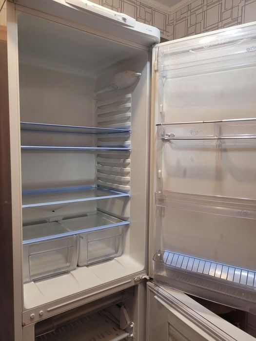 Холодильник Indesit