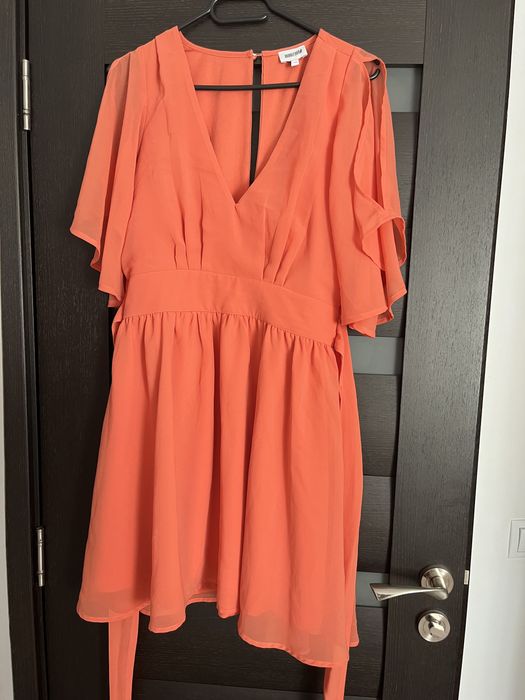 vand rochie culoare corai