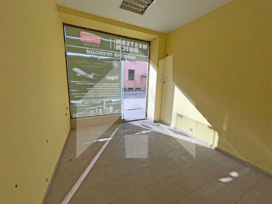Дава се под наем Магазин в Нови пазар - 33 кв.м за 229.5 € - Снимка #8