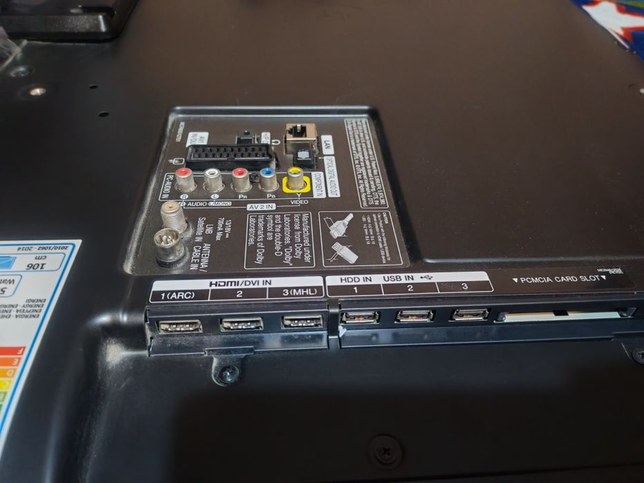 Lg smart TV 3d  и комплект 3d   очила